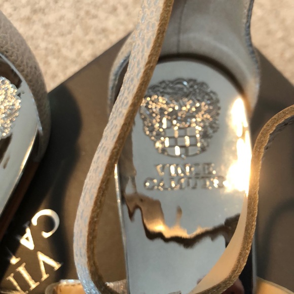 Vince Camuto sandals - Picture 2 of 5